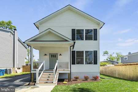 1643 Shady Side Dr Edgewater, MD 21037