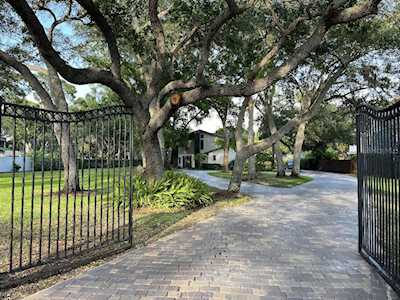 7259 131st St Seminole, FL 33776