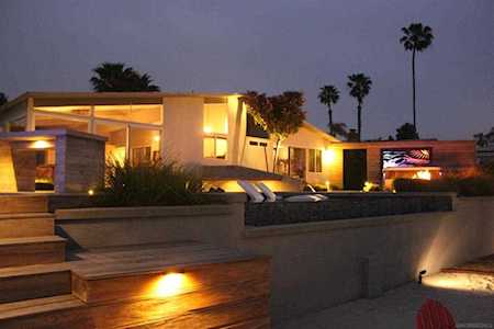 4961 Pacifica Dr. San Diego, CA 92109
