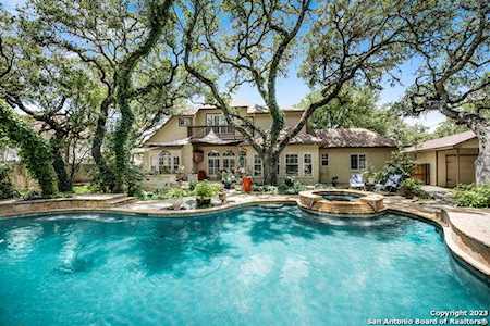26440 White Eagle Dr San Antonio, TX 78260