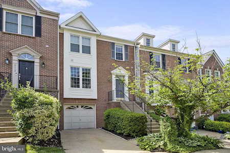 7110 Tanworth Dr Springfield, VA 22152
