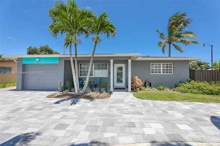 3000 NE 1st Ave Pompano Beach, FL 33064
