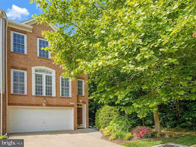 7007 Horn Point Ct Fort Belvoir, VA 22060