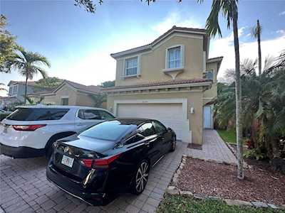 2324 NE 37th Ter Homestead, FL 33033