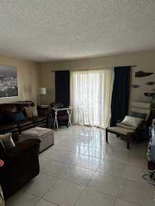 231 Lakeview Dr #101 Weston, FL 33326