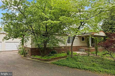 2409 Diamond St Sellersville, PA 18960