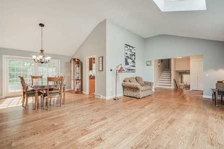 43 Elizabeth Cir Longmeadow, MA 01106