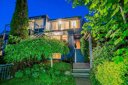 2303 Bellevue Avenue West Vancouver, BC V7V 1C9