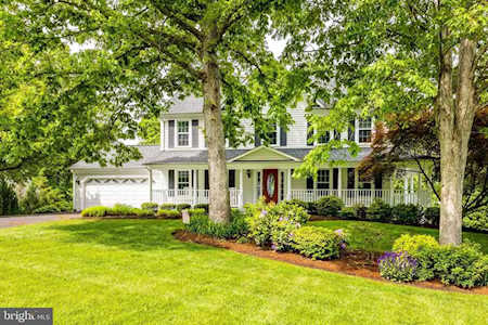 13211 Ashvale Dr Fairfax, VA 22033