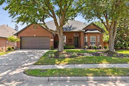 2404 Champlain Lane Denton, TX 76210