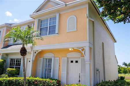 16741 Hemingway Dr Weston, FL 33326