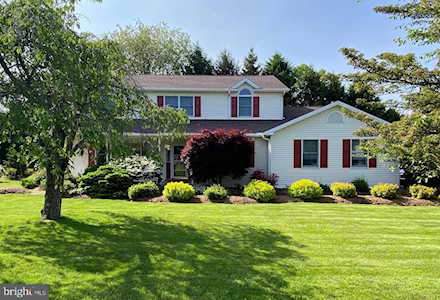 147 Fairway Dr Dillsburg, PA 17019