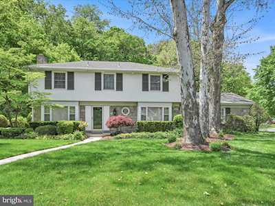 812 Conodoguinet Dr Camp Hill, PA 17011