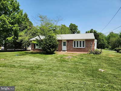 209 Coldstream Rd Phoenixville, PA 19460