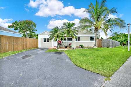 20722 SW 103rd Ave Cutler Bay, FL 33189