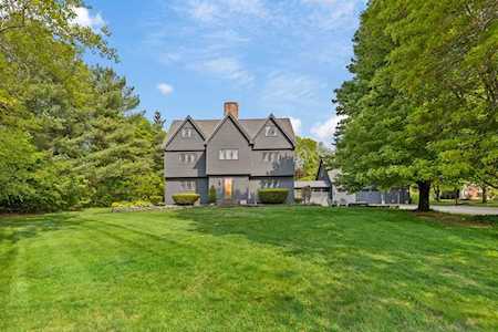 47 Harvestwood Dr West Bridgewater, MA 02379