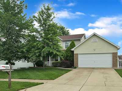 121 Winding Woods Dr O'fallon, MO 63366