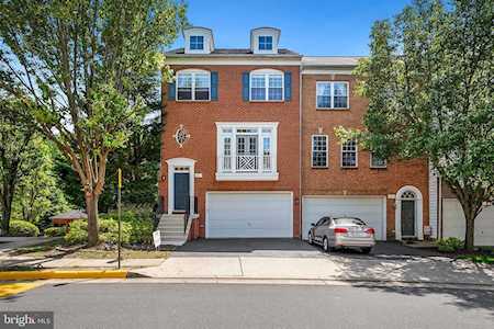 6863 Rolling Creek Way Alexandria, VA 22315