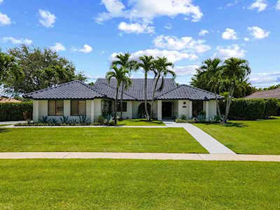 2113 Greenview Cove Drive Wellington, FL 33414