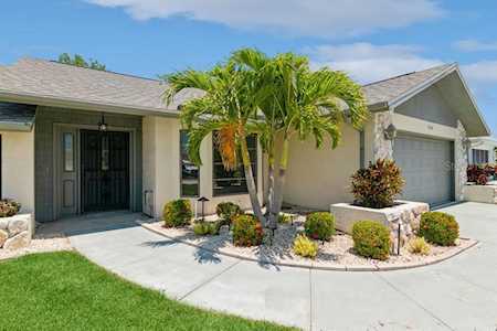 3244 Meadow Run Dr Venice, FL 34293