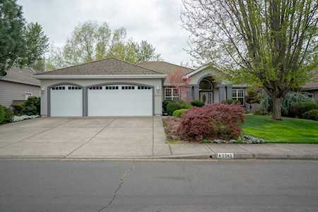 3382 Creek View Dr Medford, OR 97504