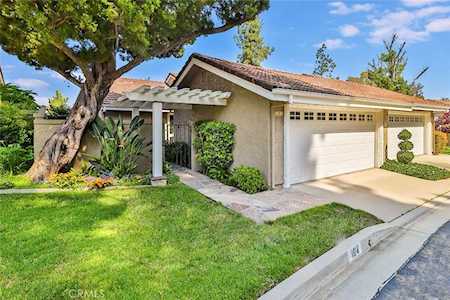 184 Conifer Circle Oak Park, CA 91377