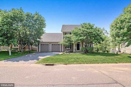 2690 Snowdrift Circle E Maplewood, MN 55119