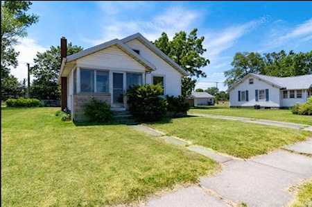 2209 E 4Th Street Mishawaka, IN 46544