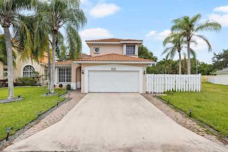 1023 W Fairfax Cir W Boynton Beach, FL 33436
