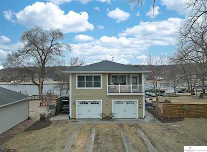 32301 E Lake Park Dr South Bend, NE 68058