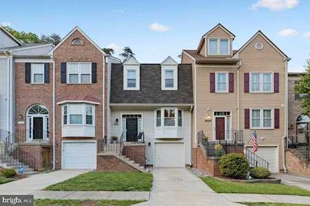 7239 Whitlers Creek Dr Springfield, VA 22152