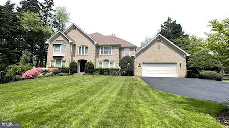 9480 Deramus Farm Ct Vienna, VA 22182