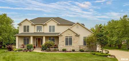 5323 Hopewell Ct Bettendorf, IA 52722