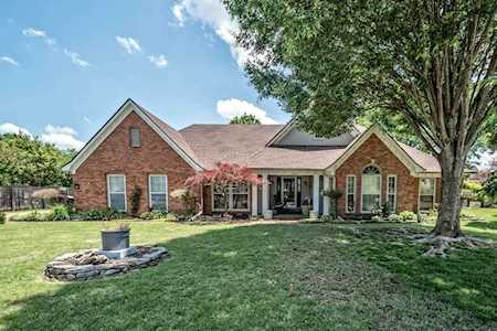 1292 Pinpointe Dr Collierville, TN 38017