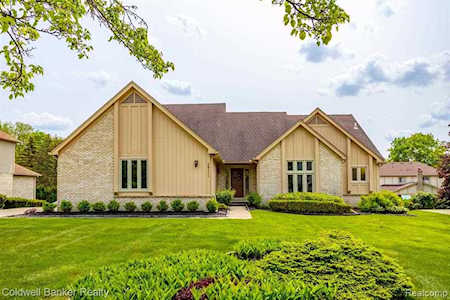 39111 Horton Dr Farmington Hills, MI 48331
