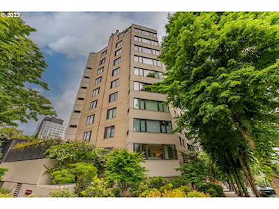 2245 SW Park PL #1C Portland, OR 97205
