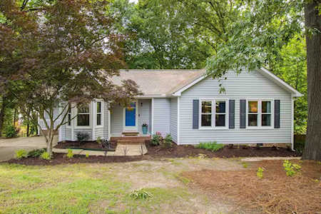 6109 River Laurel Court Raleigh, NC 27604