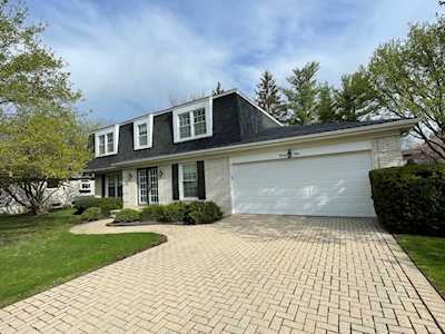1330 Sprucewood Ln Deerfield, IL 60015