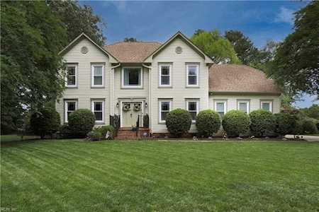 1004 Fairway Dr Chesapeake, VA 23320