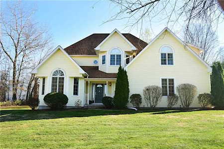 11 Old Farms Rd Suffield, CT 06093