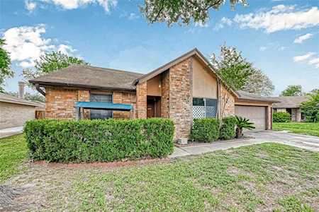 12123 Swan Creek Dr Houston, TX 77065