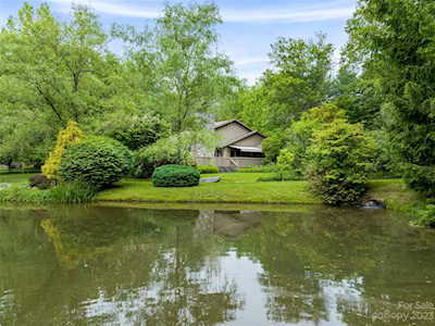 8 Weeping Willow Ln Asheville, NC 28804