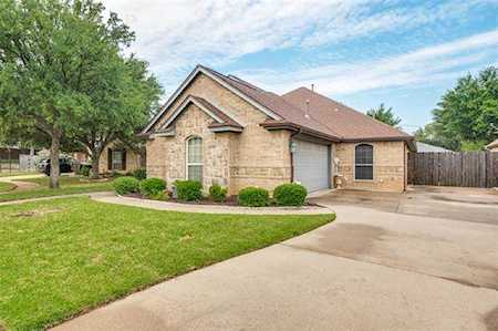7405 Comis Drive North Richland Hills, TX 76182