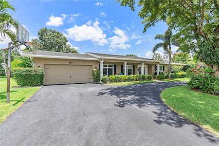 840 NW 74th Ave Plantation, FL 33317