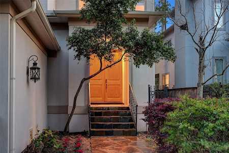 2016 W 14th Houston, TX 77008