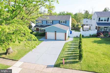 44 N Syracuse Dr Cherry Hill, NJ 08034