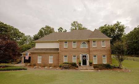 9100 Cairn Ridge Dr Germantown, TN 38139