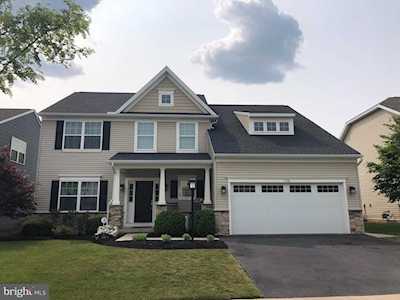 1716 Woodledge Dr State College, PA 16803