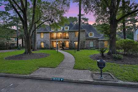15219 Rainhollow Dr Houston, TX 77070