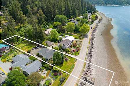3482 Crystal Springs Dr NE Bainbridge Island, WA 98110